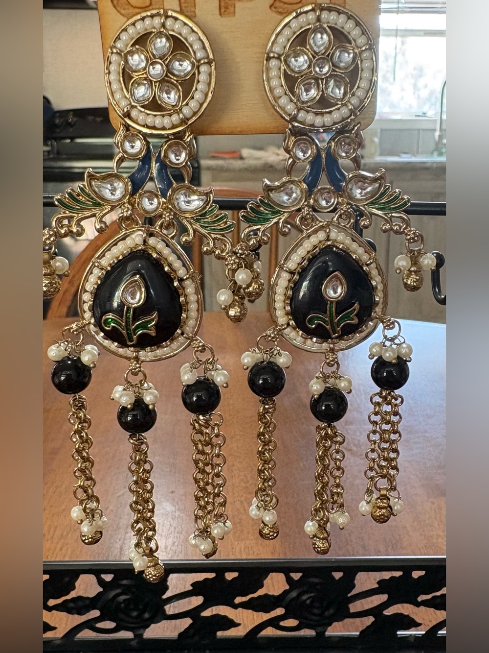 NWOT Handmade India Earrings 27.